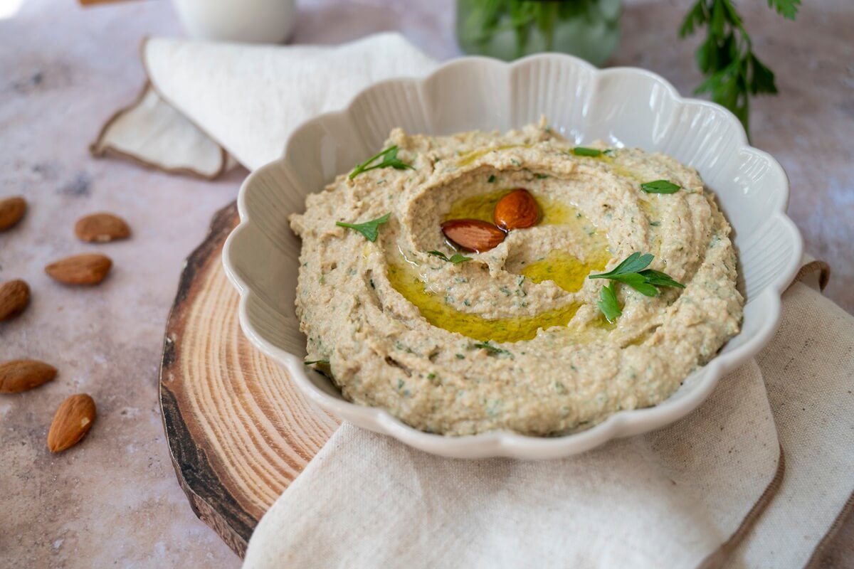 Smakrik mandeldipp á la hummus