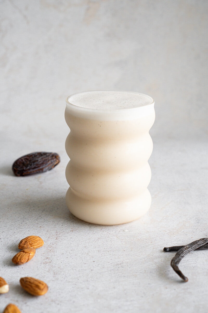 Mandelmilch in der Mini-Kanne