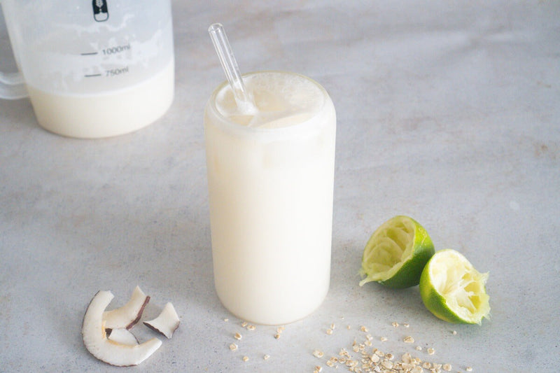 Boisson rafraîchissante à la noix de coco et à l'avoine