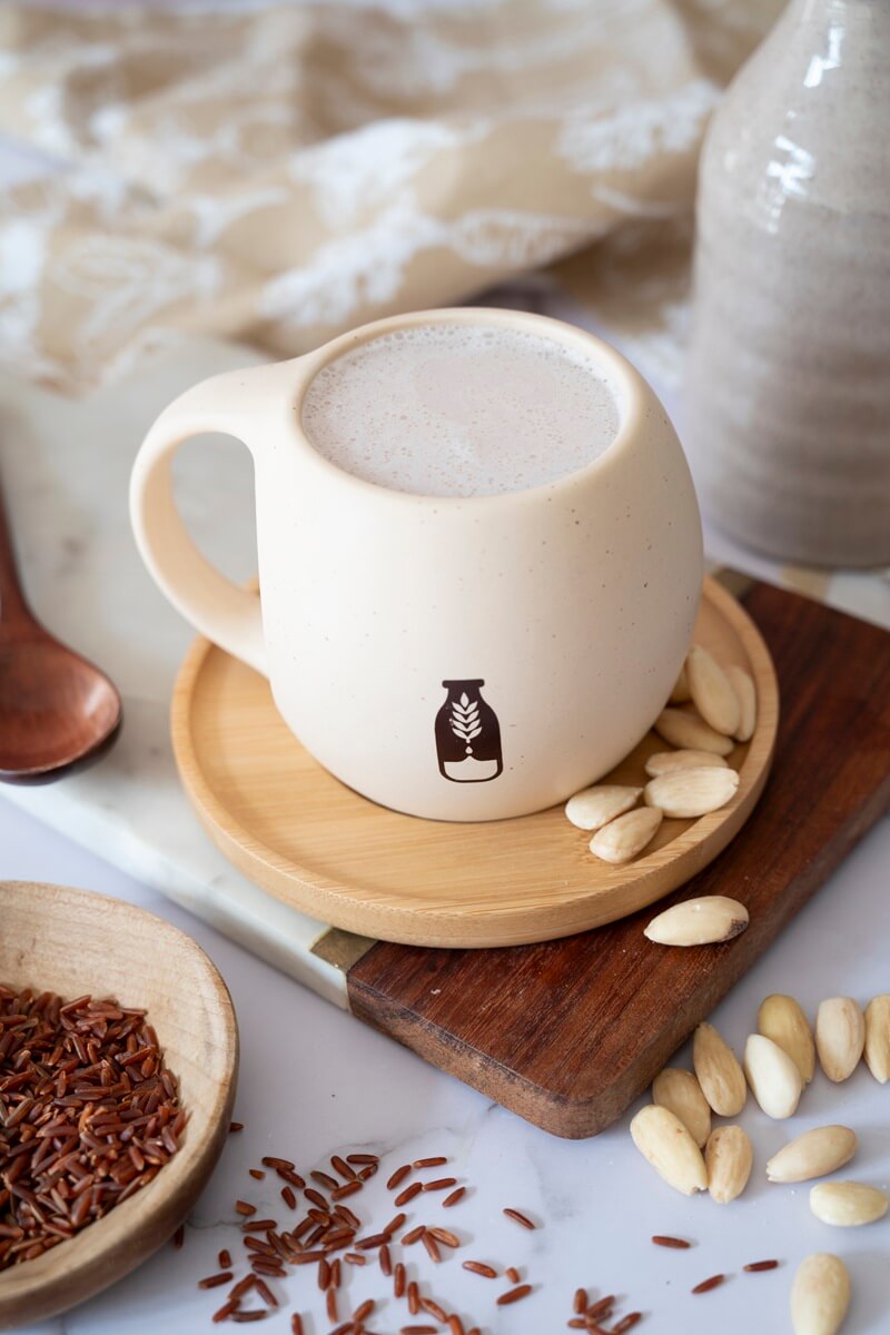 Milch aus wildem schwazem Reis & Mandeln